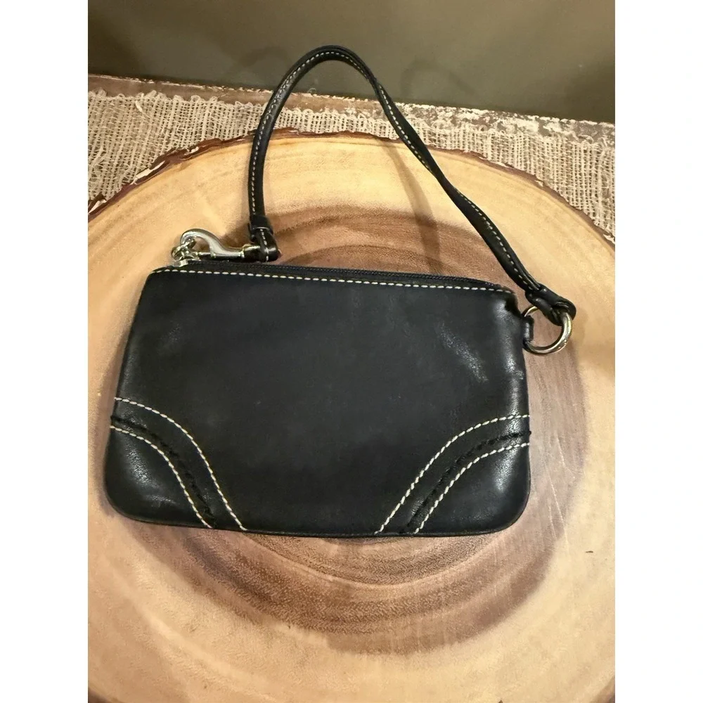 COACH Leatherware Black Soft Smooth Leather Mini‎ Purse Zip Wristlet Bag Vintage